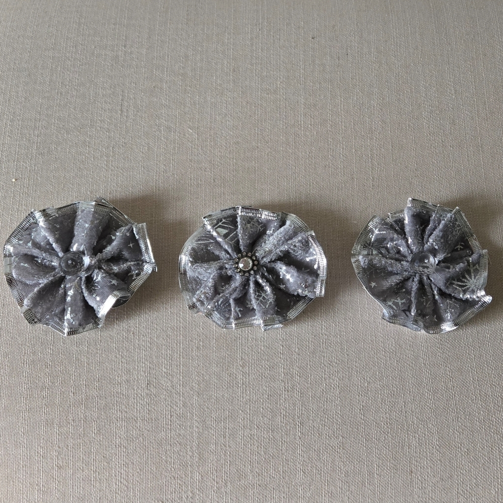 COPY - SET OF 3 - GRAY/SILVER RIBBON FLOWERS CHRISTMAS DECOR
